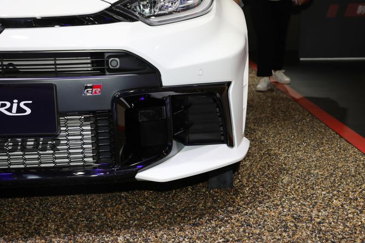 Фото машины 300