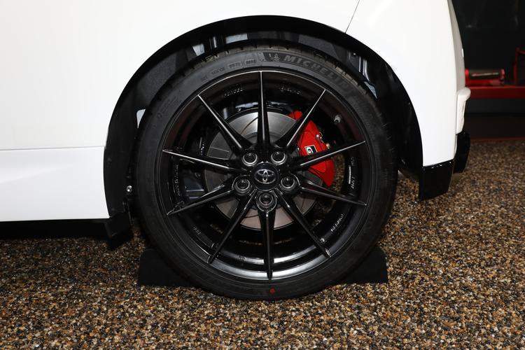 Фото машины 323