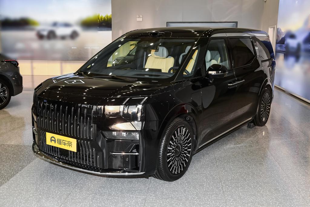 Six-seater executive edition four-wheel drive 140kWh