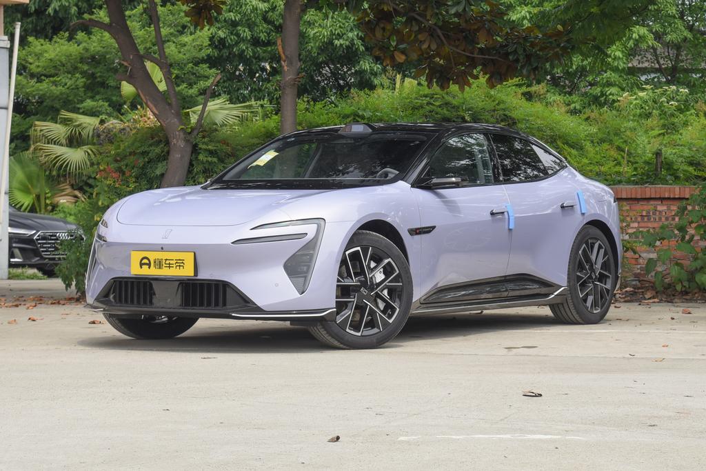 Ultra four-wheel drive pure electric version