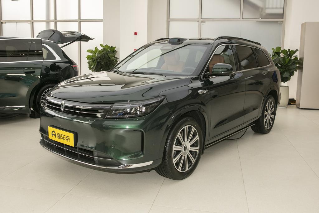 Ultra six-seater rear-drive smart driving version