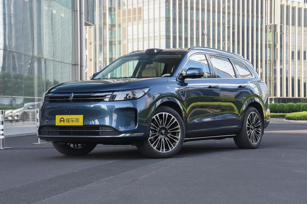 Ultra five-seater four-wheel drive smart driving version