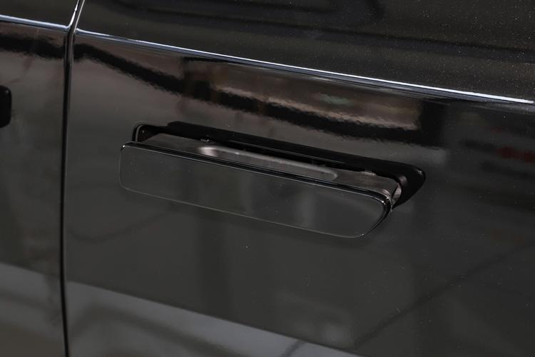 Фото машины 300