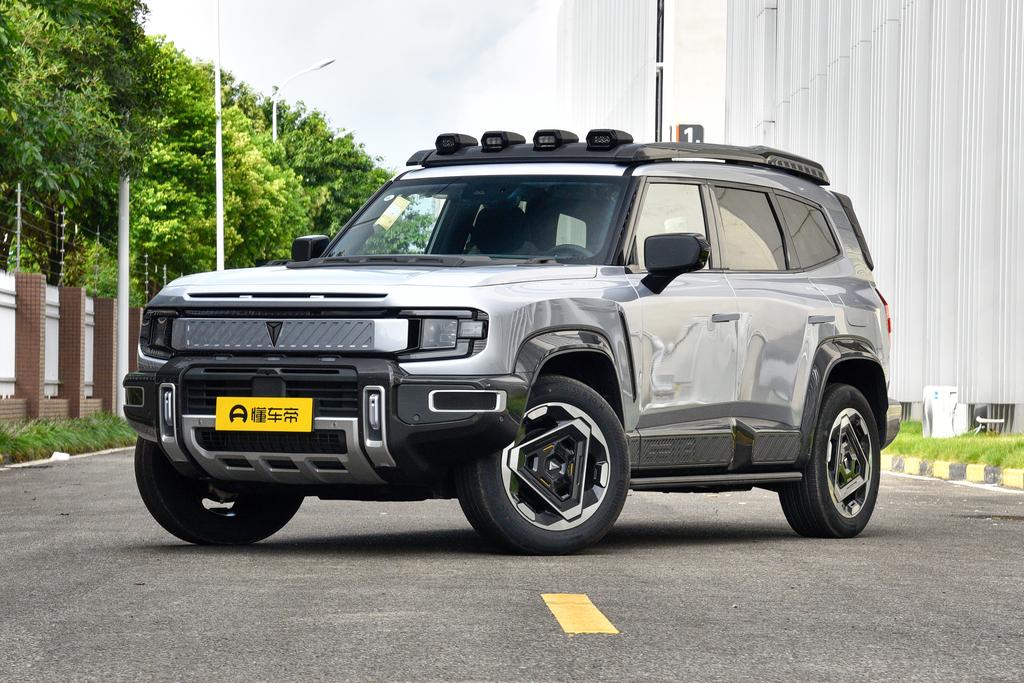 Worry-free Traversal Edition Four-wheel Drive Secret Realm Edition