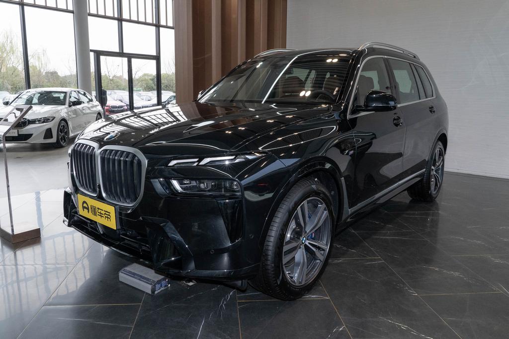 xDrive40i Exclusive M Sports Suit 6 Seats
