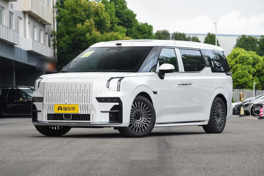 Seven-seater aisle version two-wheel drive 108kWh