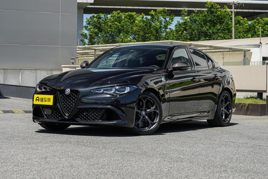 2.9T V6 520HP four-leaf clover Super Sport Black label Limited Edition