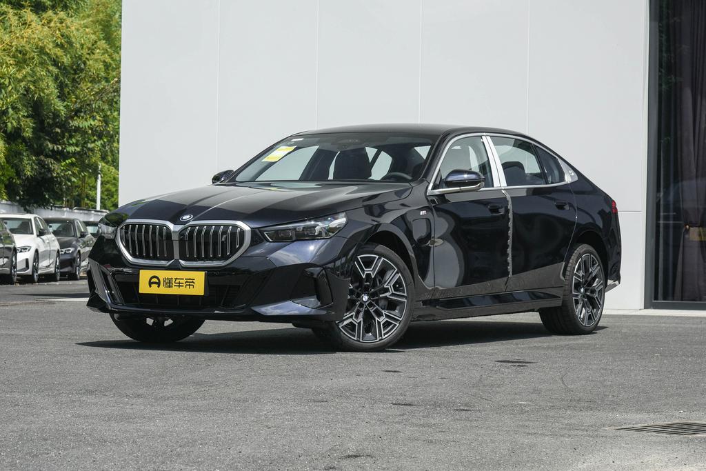 xDrive50L M sports suit