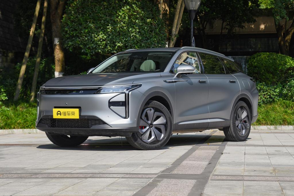 200 ultra-long battery life Max four-wheel drive