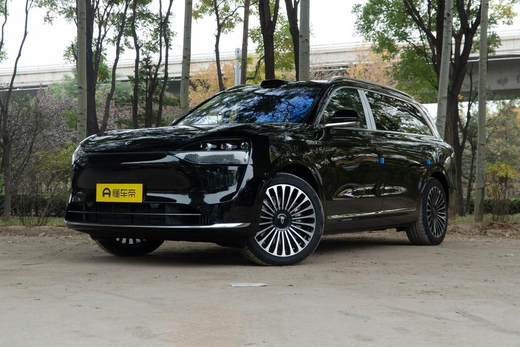 Extended range Max five-seater version