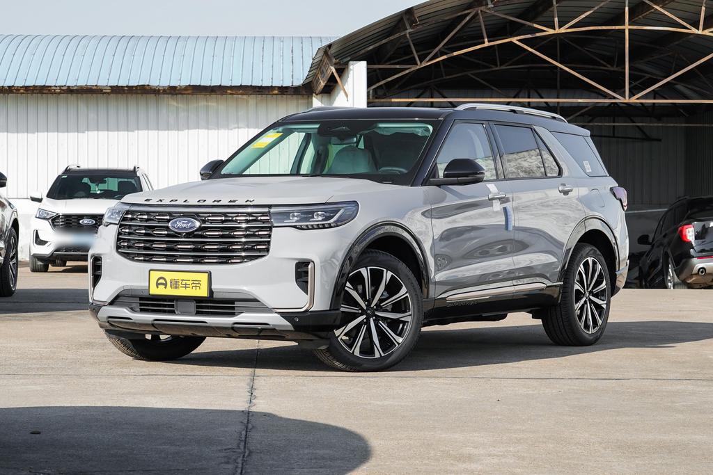 2.3T EcoBoost four-wheel drive red gold version 6 seats