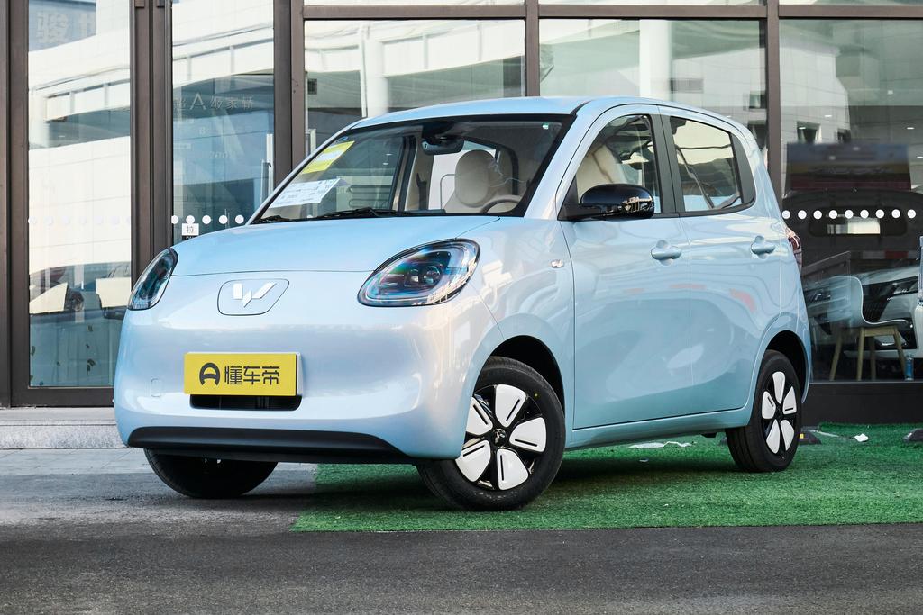 205km lithium iron phosphate four-door version premium model