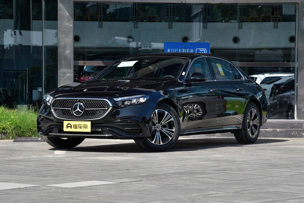 E 260 L sports sedan