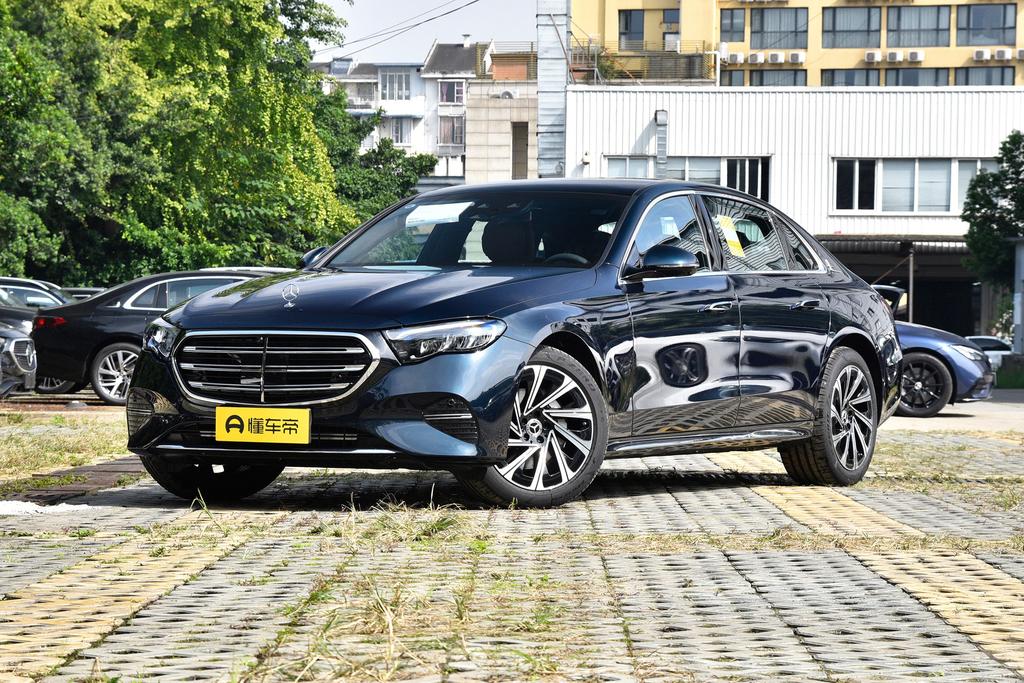 E 300 L luxury Sedan