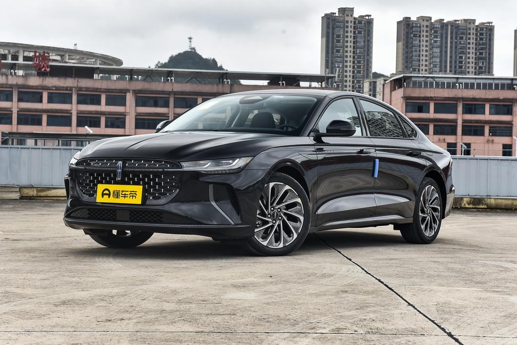 2.0T two-wheel drive Zunyi hybrid version