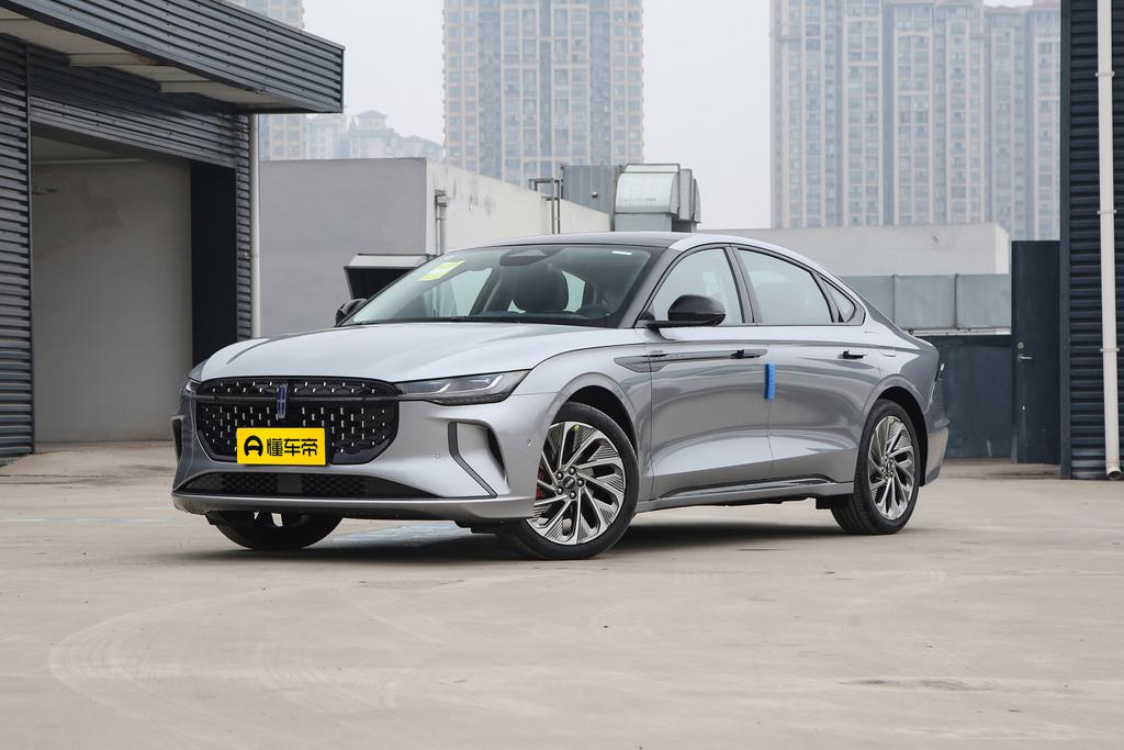 2.0T two-wheel drive Zunyao hybrid version