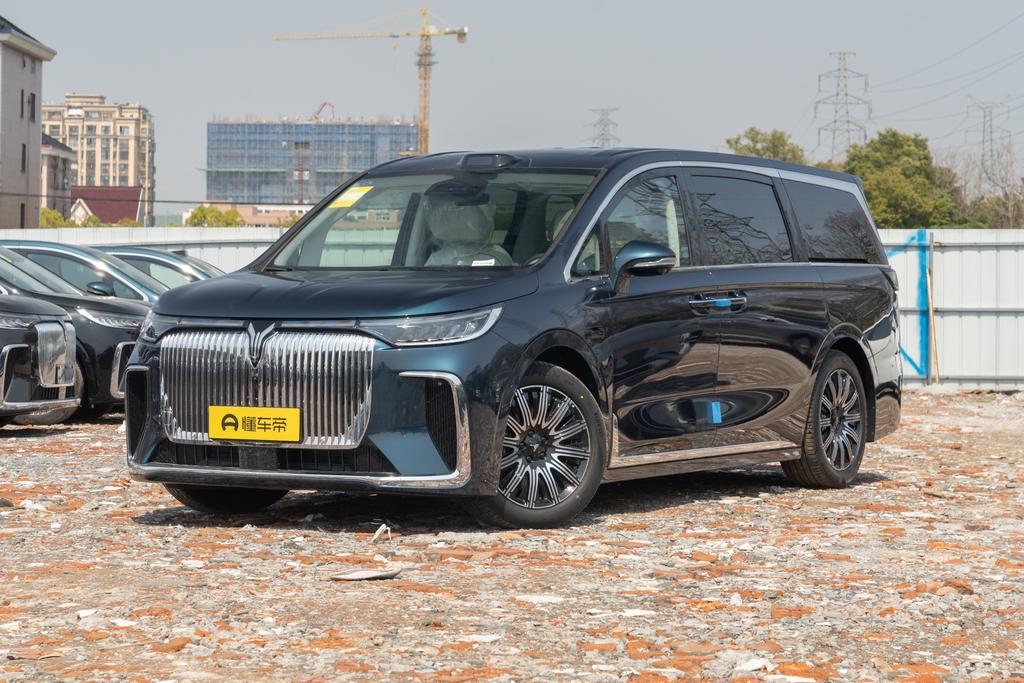 Four-wheel drive flagship dry version