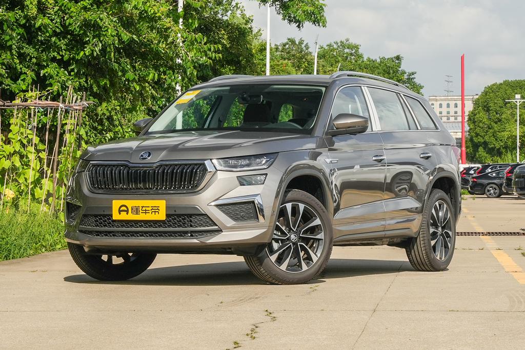 ZI380 7-seater four-wheel drive ultimate edition