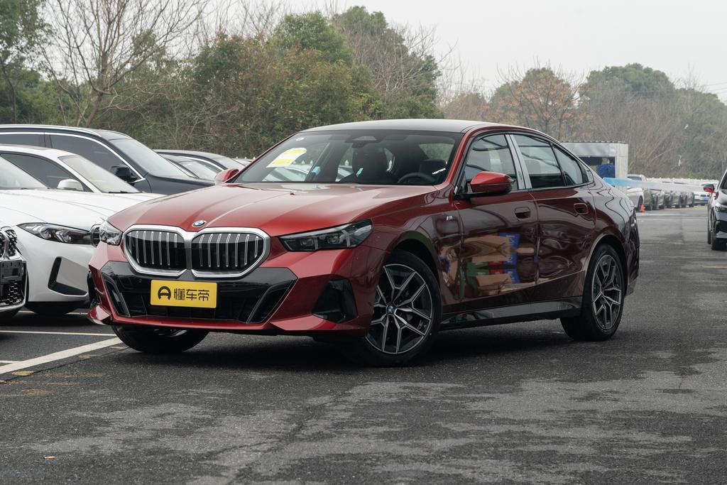 530i leading M sports suit