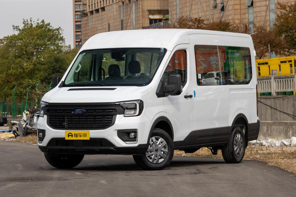 T8 2.0T diesel manual center axle center top 7-seater multi-function version 3/2/2