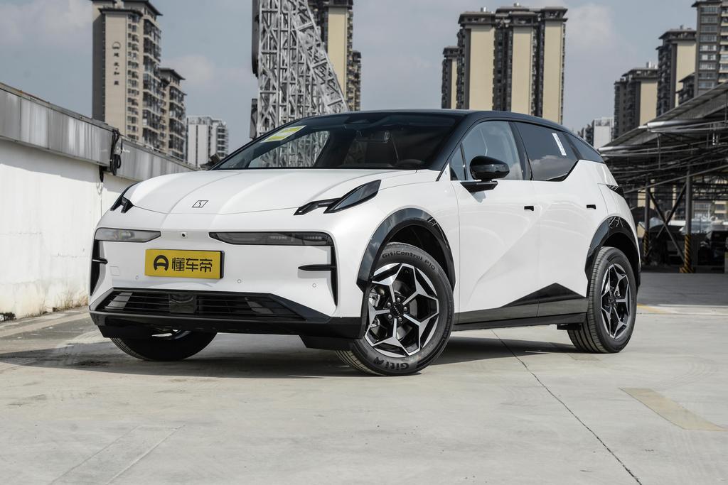 Five-seater rear drive sports version