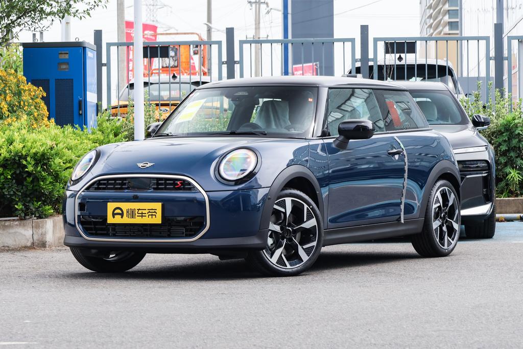 2.0T COOPER S three-door version artist
