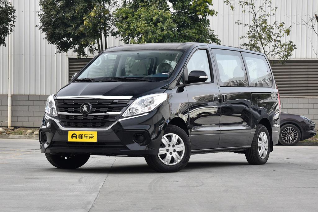 2.0 L CNG manual comfort type 7 seats