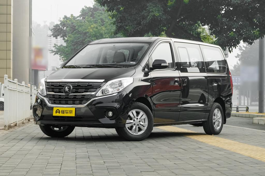 2.0 L CNG manual luxury 7-seater