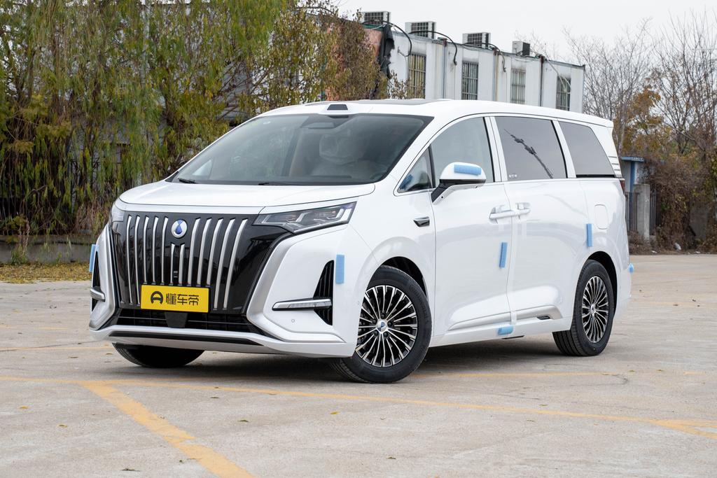 Smart driving version 600 four-wheel drive flagship model