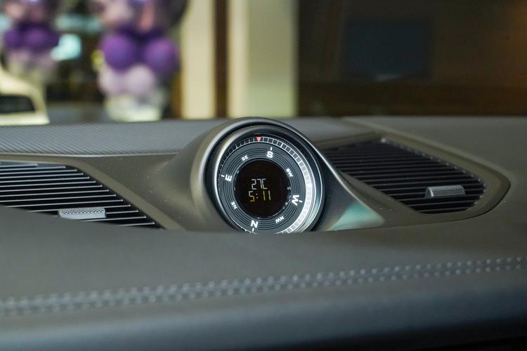 Фото машины 76