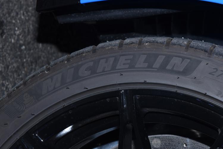 Фото машины 100