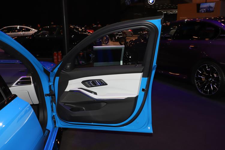 Фото машины 180