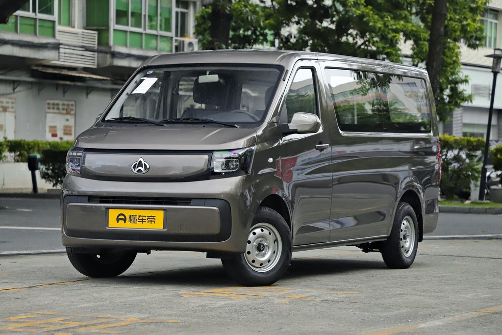 Passenger version of the comfortable 6-seater 300km back lift door 70kW