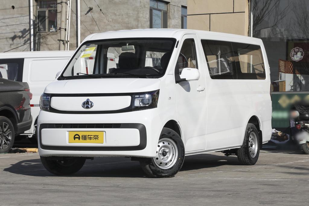 Passenger version of the comfortable 6-seater 300km open door 70kW