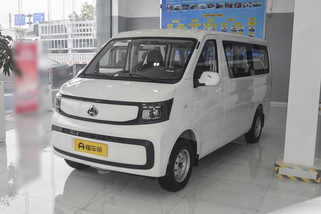 Passenger version of the comfortable 7-seater 300km open door 70kW