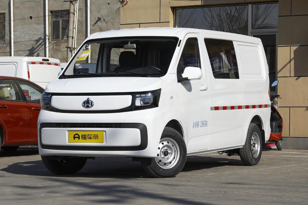Freight version, comfortable 5-seater, 300km, open door, 70kW