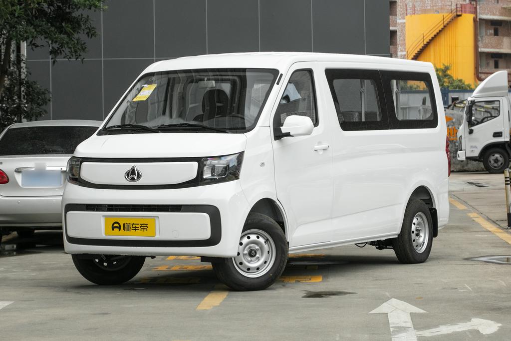 Passenger version of the comfortable 6-seater 300km back lift door 70kW