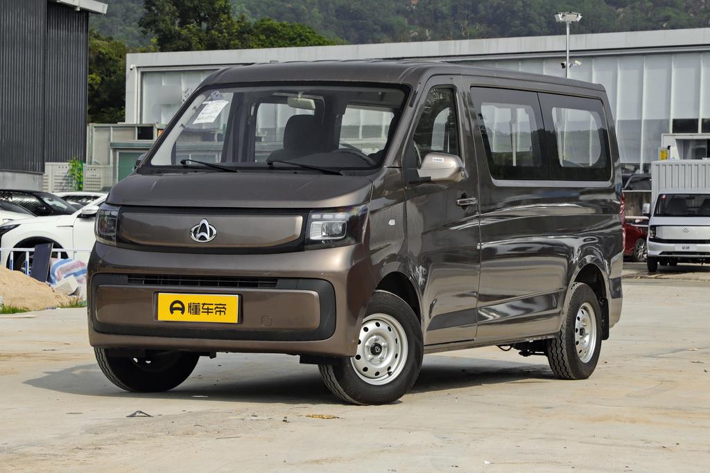 Passenger version of the comfortable 6-seater 300km back lift door 70kW