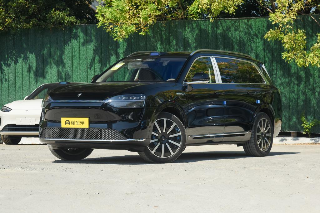 Pure electric Max six-seater version