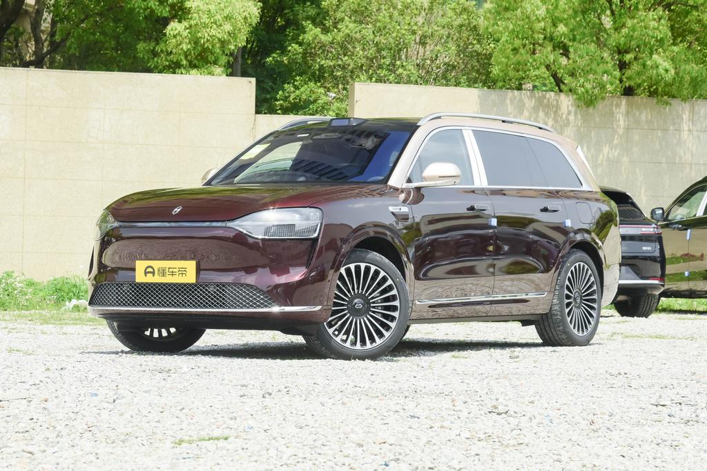 Pure electric Ultra six-seater version