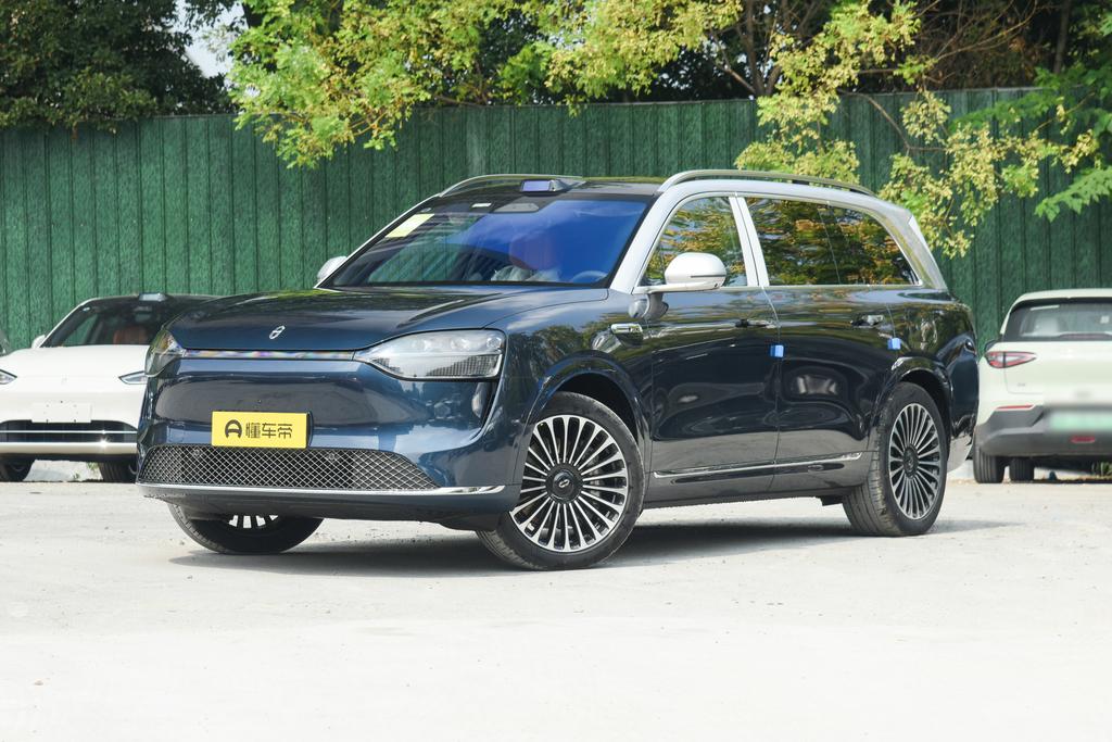 Pure electric Ultra six-seater version