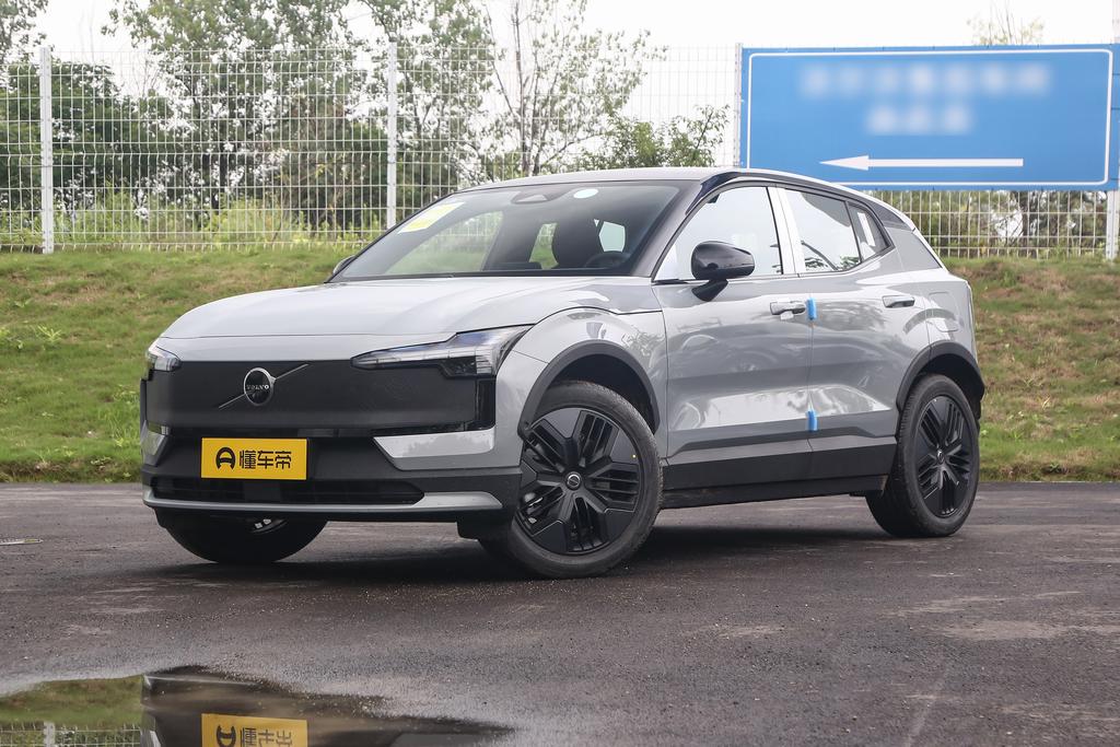 Cross Country dual-motor four-wheel drive high-performance version Ultra