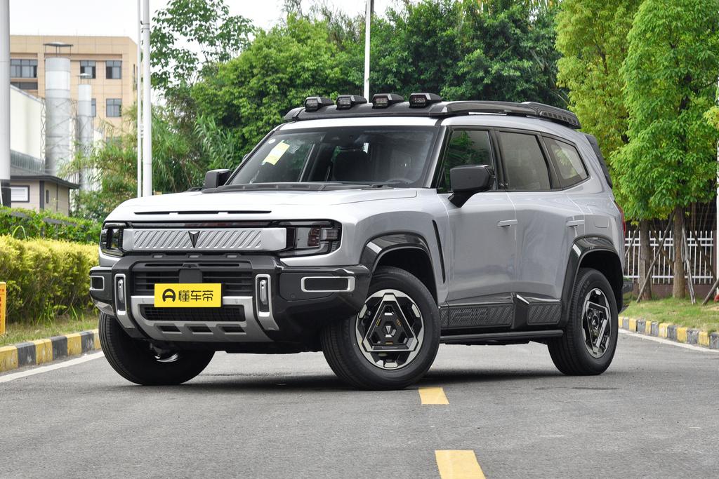 Worry-free crossing version, four-wheel drive, distant mountain version