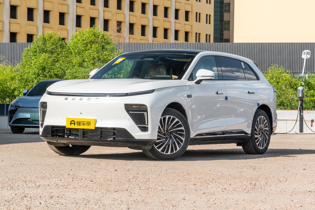 Extended-range version of Pro four-wheel drive high-speed driving assistance