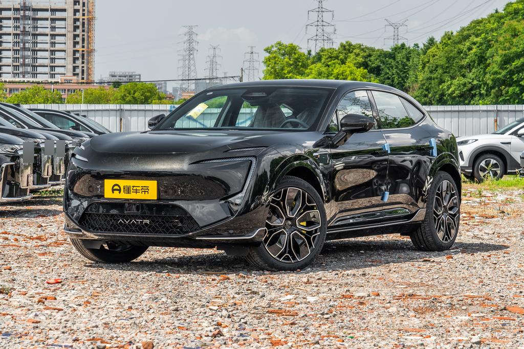 Facelifted Ultra four-wheel drive pure electric version