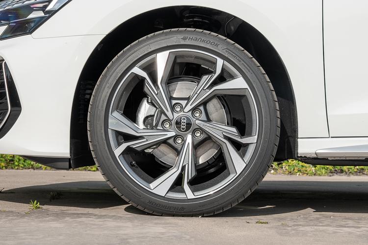 Фото машины 33