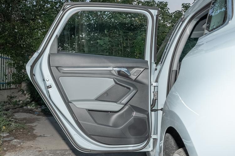 Фото машины 218