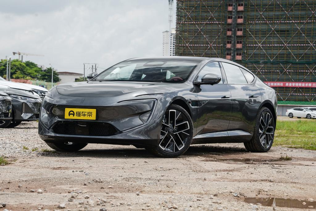 Facelifted Ultra rear drive extended range version