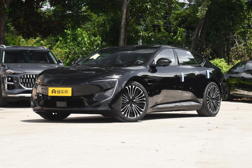 Facelifted Ultra four-wheel drive pure electric version
