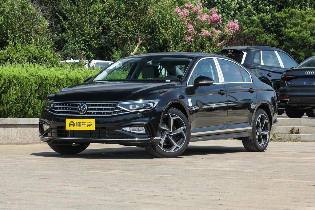 Facelifted 280TSI DSG luxury model for two people